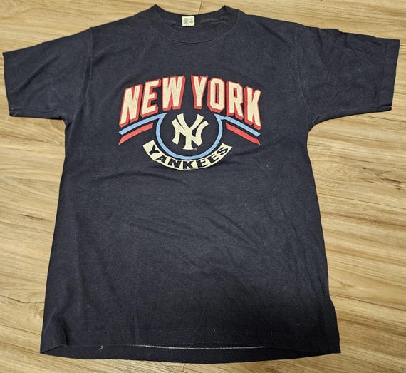 1980s new york yankees shirt,80s Yankees shirt,vintage Yankees shirt,Yankees champion shirt,Yankees single stitch shirt
