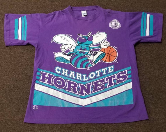 Vintage 90s Charlotte Hornets T-Shirt – Sabbaticalvintage
