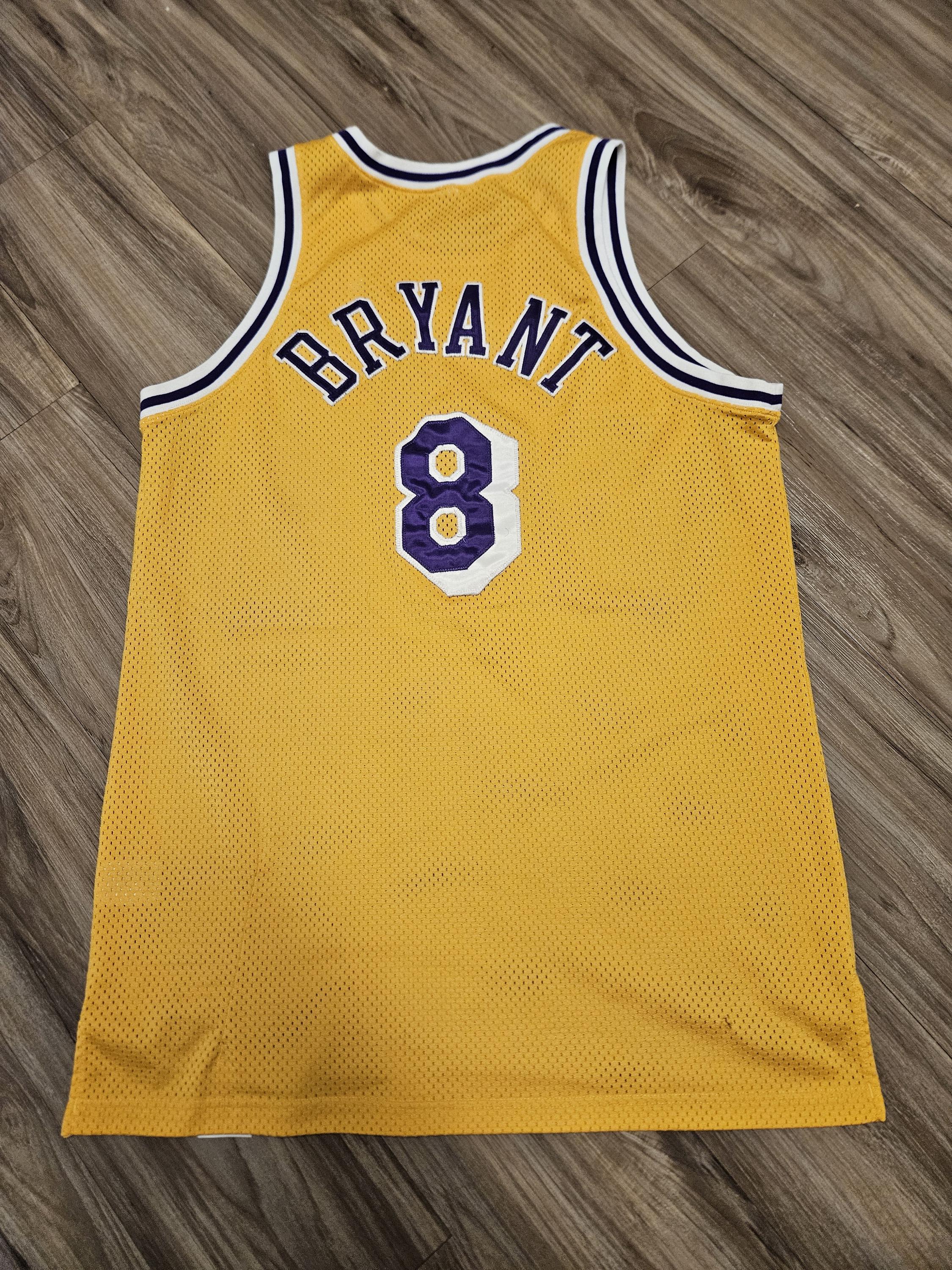 1998-1999 Kobe Bryant Pro Cut Lakers Jersey Size 46,90s Kobe
