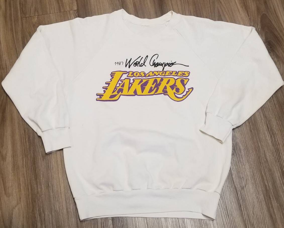 88 Back To Back World Champion LA Lakers Tshirt Sweatshirt Hoodie Crewneck  Sweatshirt Pullover Reprinted Full Color Full Size Gifts for NBA Fans -  Bluefink