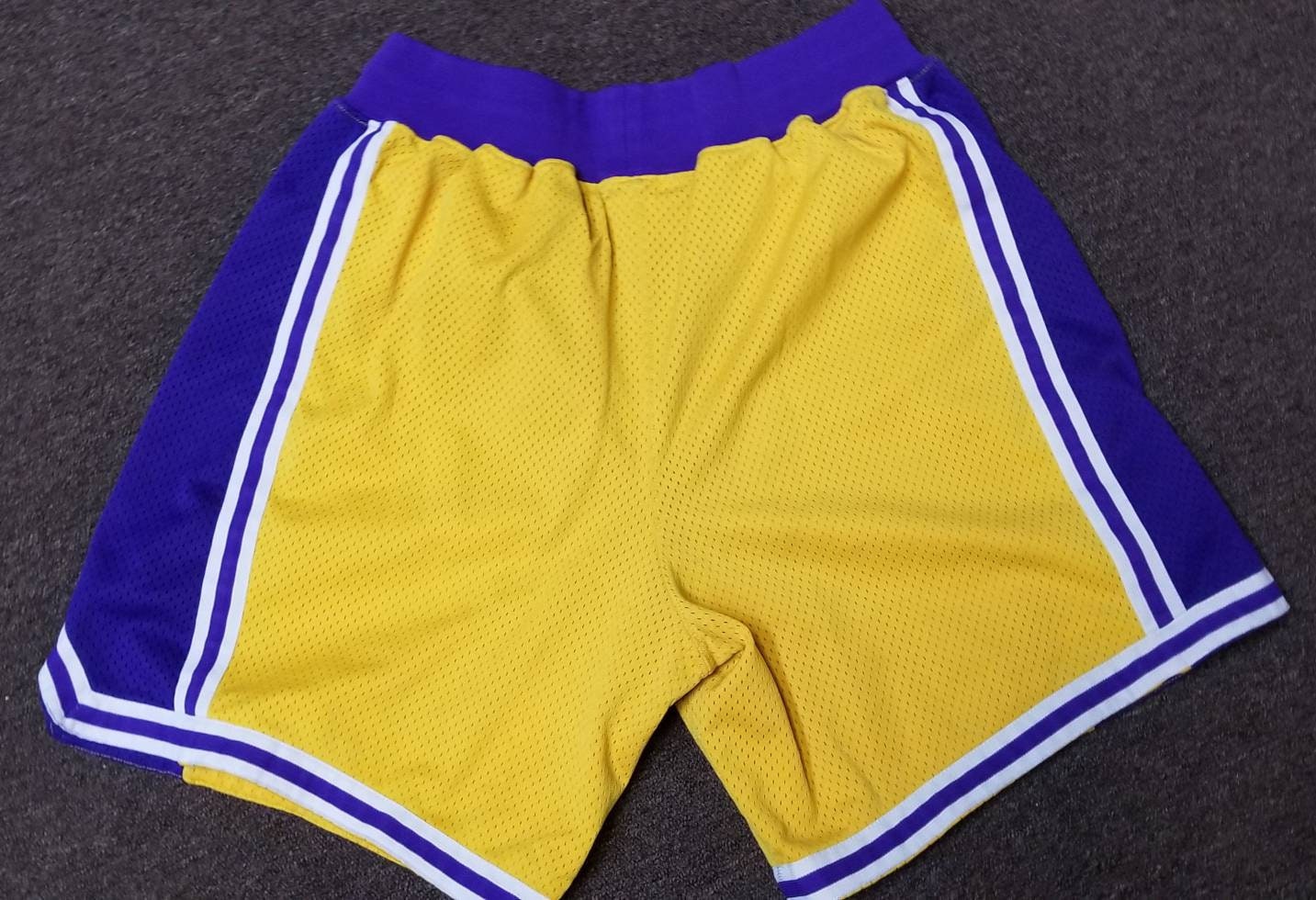 2000-04 LA LAKERS NIKE SWINGMAN SHORTS XL - Classic American Sports