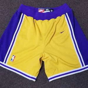 Los Angeles Lakers Vintage Champion NBA Shorts size Adult Small S