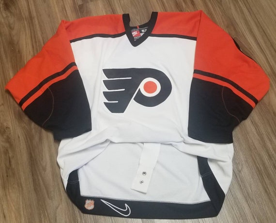 Antigua Philadelphia Flyers Black Axe Bunker Long Sleeve Hoodie, Black, 86% Cotton / 11% Polyester / 3% SPANDEX, Size 2XL, Rally House