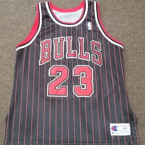 Chicago Bulls Scottie Pippen Gold Champion Jersey SZ 44 M Red Basketball  NWT VTG