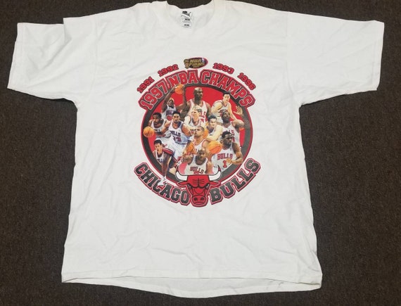 Vintage 1997 Chicago Bulls 5-Time NBA Champions T-shirt Size