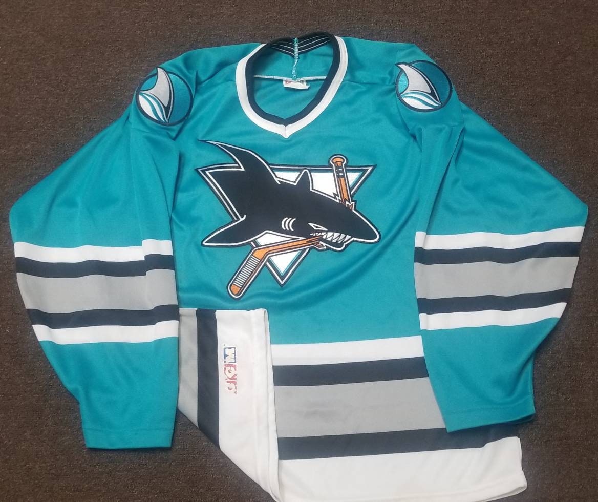 Authentic San Jose Sharks Los Tiburones Jersey Size XL Excellent Condition