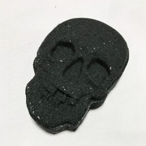 Black Bubble Bones Skull Bath Bombs | Skull Bathbombs | Wholesale Bath bombs | Halloween Bath Bombs