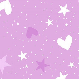 Peut inclure: Un motif sans couture avec un fond violet clair orné d'étoiles, de cœurs et de petits points blancs et lavande. Le design est uniformément espacé, créant une esthétique fantaisiste et rêveuse.