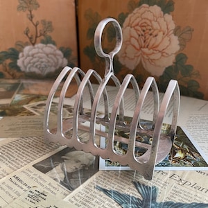 Antique 1920&#39;s James Dixon & Sons Silver Plated Toast Rack 6 Slot Gothic Style Arch Art Deco