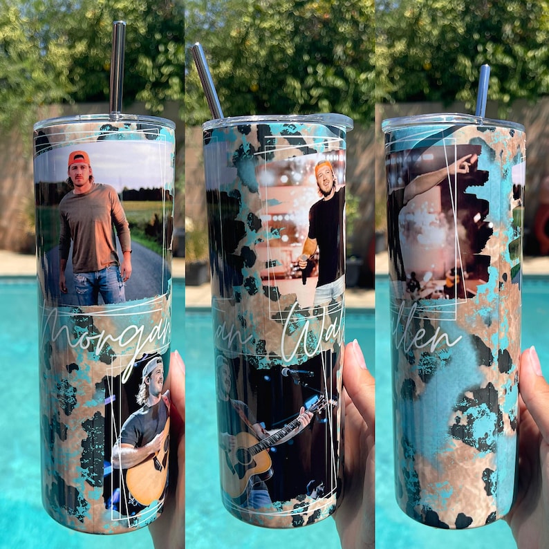 K&ouml;nnte beinhalten: Drei Edelstahlbecher mit Deckeln und Strohhalmen. Jeder Becher zeigt ein Foto eines Mannes und den Namen "Morgan Wallen" in wei&szlig;er Schrift. Die Becher haben ein t&uuml;rkisfarbenes und braunes Muster.