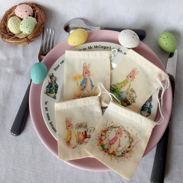 4 cadeaux d'assiette, motifs Pierre lapin Pâques, sachets mousseline, 8 x 10 cm