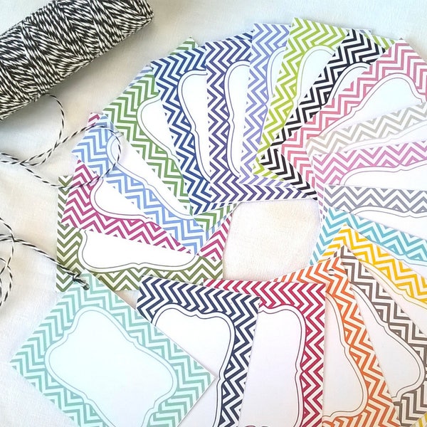 Étiquettes cadeau, Kit de 20 étiquettes chevrons,  multicolores ou couleur unique au choix,  avec leur ficelle