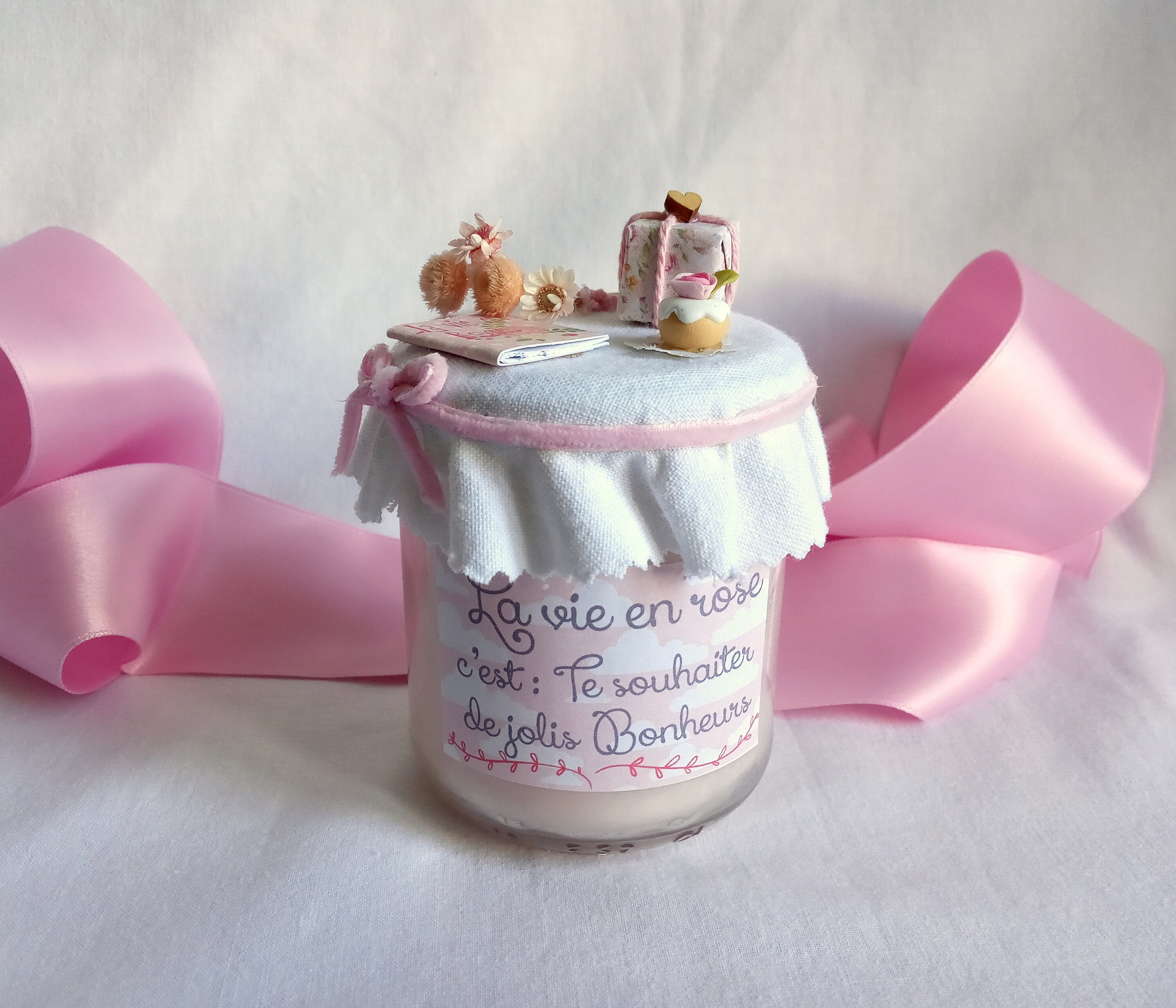 Bougie La Vie en Rose, Parfum Pomme d'amour, Étiquette Au Choix, La Rose C'est ...