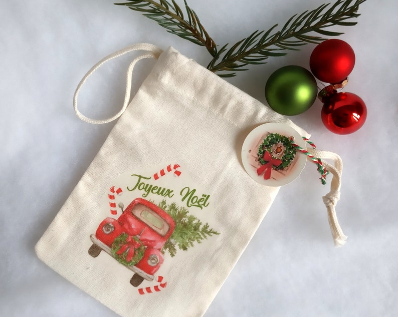Sac cadeau Noël, Mini sac tissu blanc, image vintage, voiture avec sapin Noël, 10x15 cm image 1