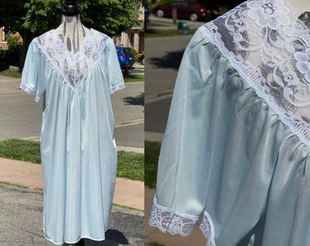Vintage Petticoat Junction Blue Nightgown / Vintage Womens Nightgown / Vintage Nylon Night Gown / Vintage Nightie / Vintage Nighty
