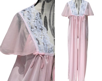 Vintage Slumber Suzy Pink Nylon Robe / Pink Night Robe with White Lace / Long Pink Nylon Peignoir Robe / Vintage Lingerie