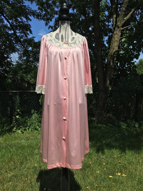 Vintage Pink Nylon Robe / Pink Night Robe with White … Gem