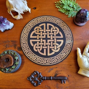 Dara Knot // Celtic Strength Knot Tile // Magickal Decor