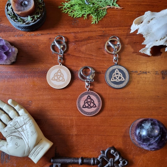 Triquetra Keyring // Triple Knot Keychain // Witchy Pagan Celtic