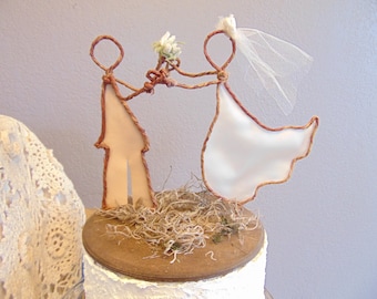 Wire wedding couple cake topper with clothes  ~ Unique Cake Topper ~ Rustic Wedding ~ Handmade  ~ Outdoor Wedding ~ Natural ~ Custom Wedding