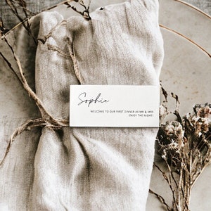 Printed Wedding Place Cards: Minimalist Guest Name Tags