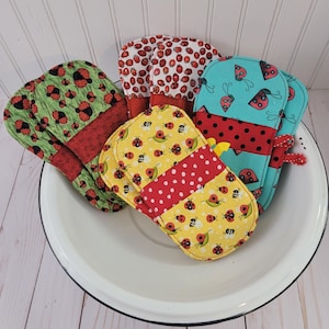 Mini oven mitts Mini potholders Fingertip potholder Oven Ladybug potholders
