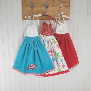 Holiday hanging towel Christmas hanging towel Winter hanging towel Hanging towel with ties Kitchen towels Towels Holiday decor Winter decor