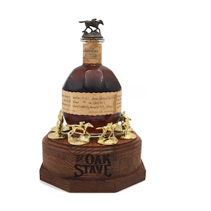 Personalizable Round Solid Red Oak Cork Display Fits Blanton&#39;s Bourbon Horse Cork Stoppers
