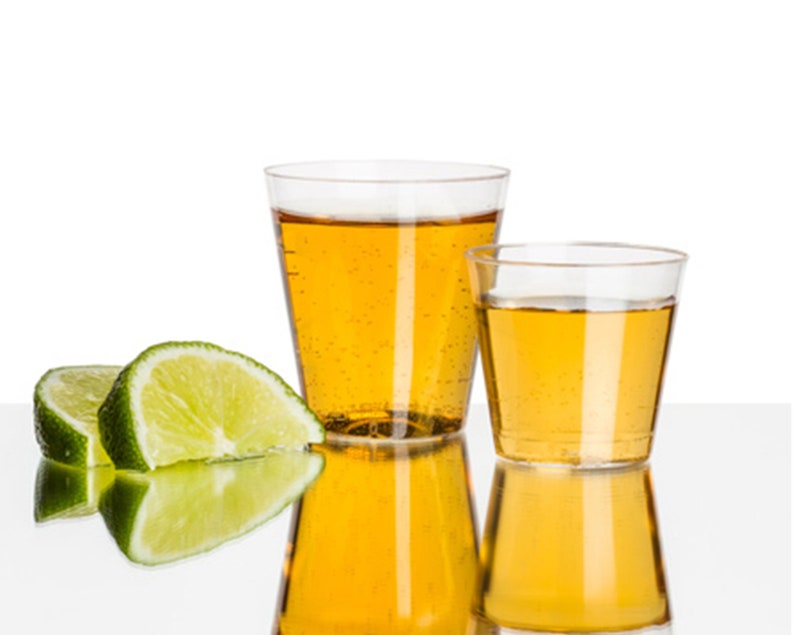 Small Round or Square Glasses Clear Plastic Shot Glasses Wine Tasting Cups Party Supply Mini Shot Cups Disposable Plastic Wine Glasses