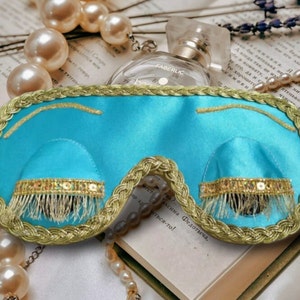 Breakfast at Tiffany’s eyelashes sleep mask/ Audrey Hepburn in role of Holly Golightly sleeping mask Cute blue night sleep mask Gift for her