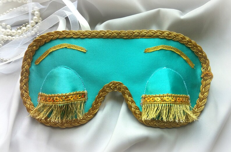 Breakfast at Tiffanys eyelashes sleep mask/ Audrey Hepburn in Etsy
