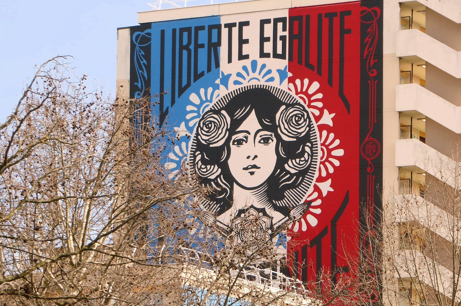 Liberté, Egalité, Fraternité Comoedia