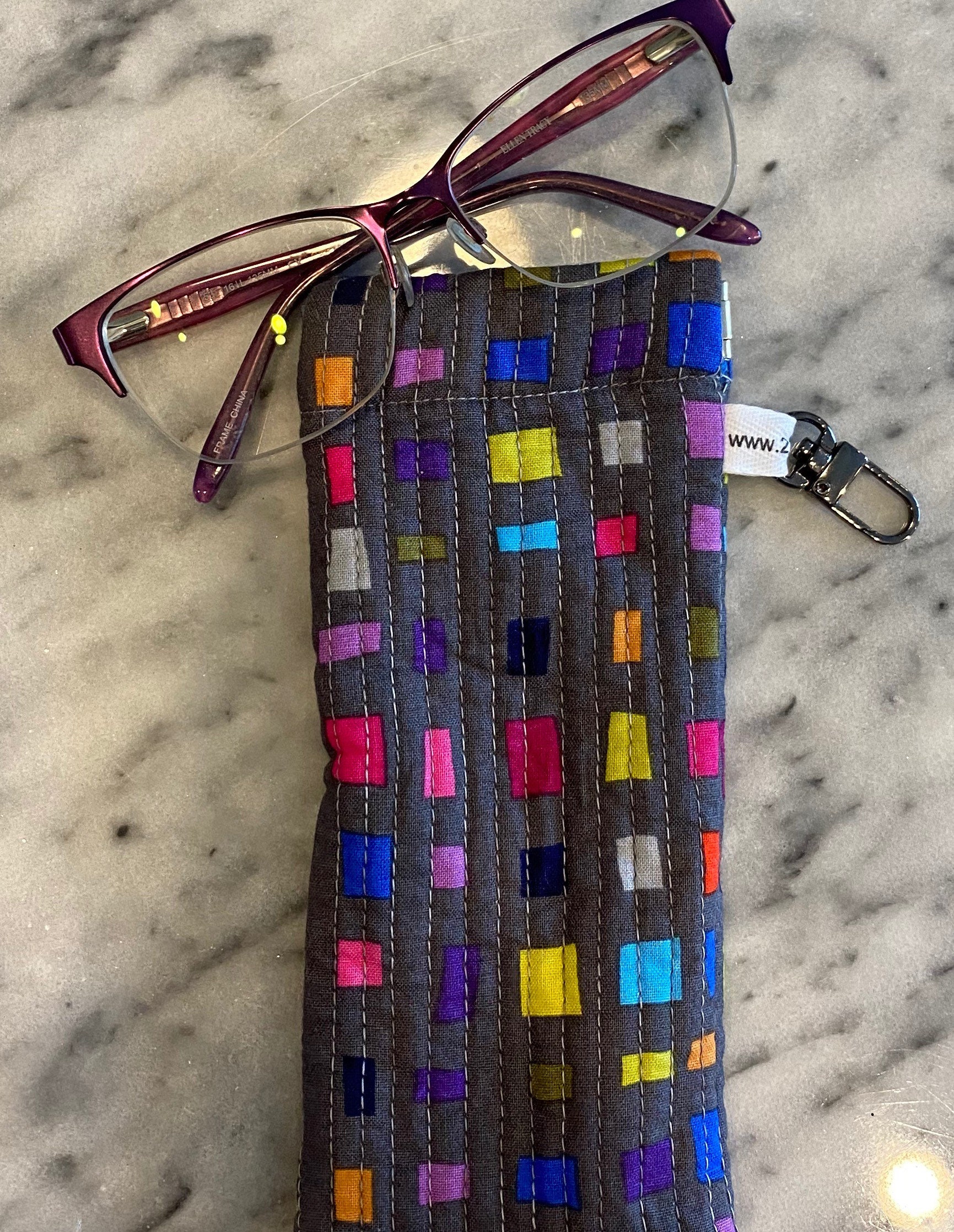 SlimQuilted Glasses Case with FlexFrame closure
