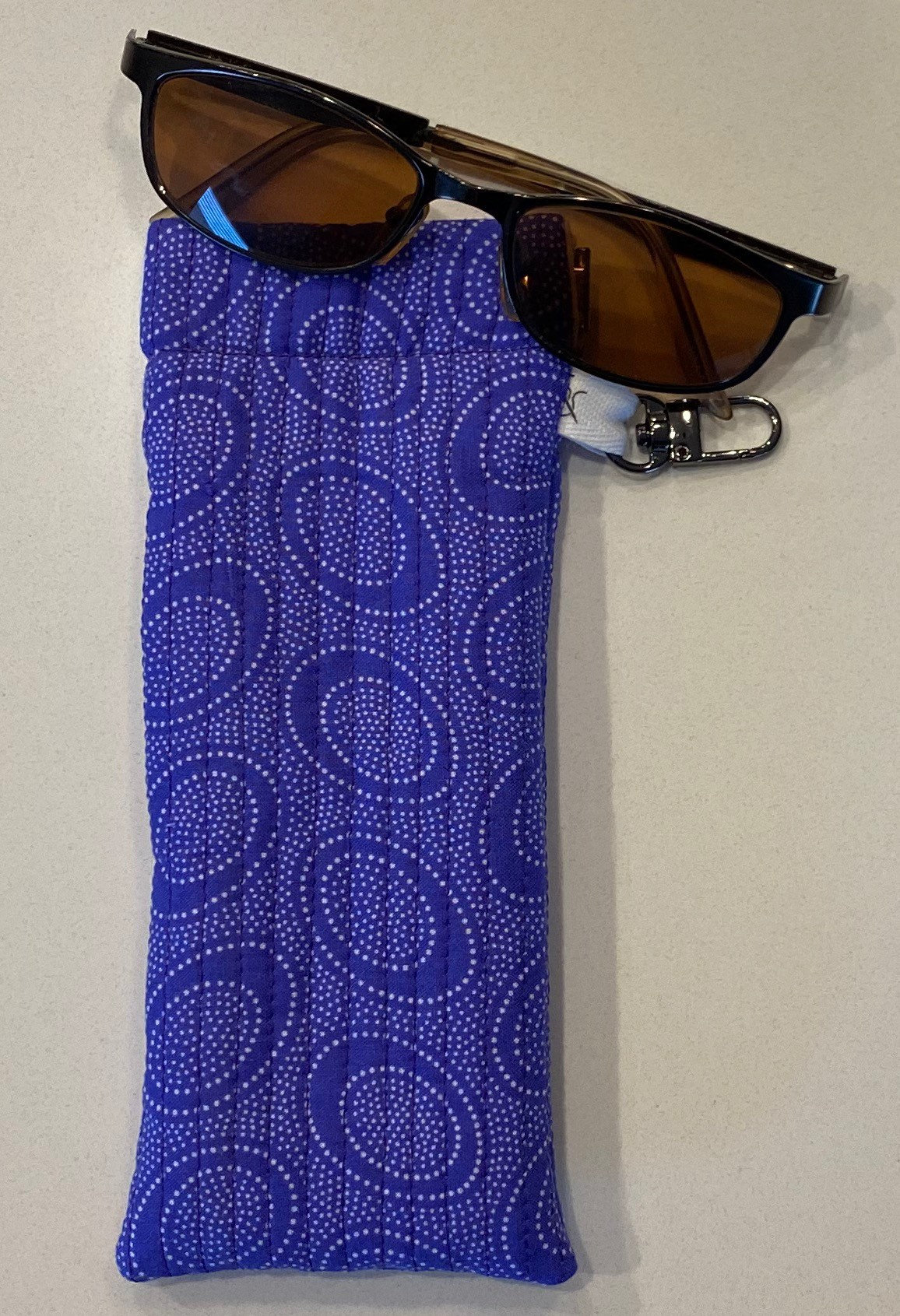 SlimQuilted Sunglasses Case with FlexFrame closure