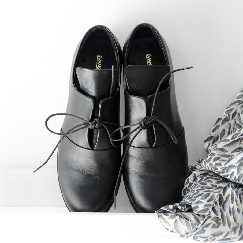 Black oxford shoes    Women oxfords flats    Office shoes   Minimalist shoes    Laced oxford shoes   Formal everyday shoes