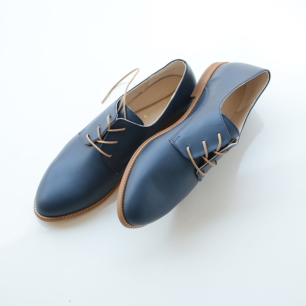 Oxford shoes women Classic leather oxfords Tie office shoes Lace up flat woman shoe Minimal shoes Blue oxfords Grey flats Bordaux tie shoes