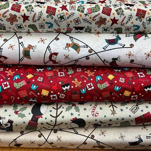 Aggiornato con nuovi colori. Tessuto natalizio "Three Wise Penguins" di Lynette Anderson. 100% cotone. Albero, cucito natalizio, trapunte, sartoria.