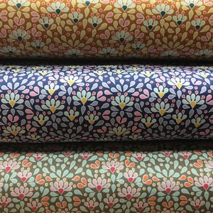 100% Cotton print fabric from the Cotton Beach range by Tilda. Sea Anemone, Beach, Flower Suitable for patchwork, quilting, dressmaking etc.