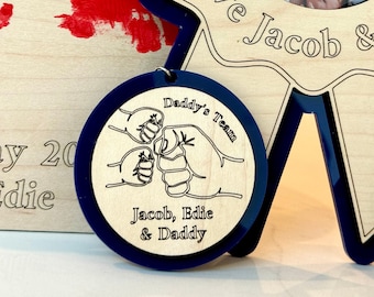 Father's Day Daddy's Keyring, Father's Day gift, Dad Gift, Grandad Gift, Fist bump, Daddy Keyring, Daddy Birthday Gift, Personalised Keyring