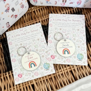 Schlüsselanhänger personalisiert, Kindergarten Schlüsselanhänger, Schulanfang Geschenk, Schulanfang Geschenk, Umarmung Schlüsselanhänger, zurück in die Schule