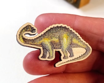 Diplodocus pin brooch wooden prehistoric dinosaur badge unique designed Jurassic sauropod lapel accessory extinct creature dinosaur lovers