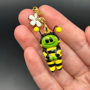 Mona bumble bee keychain | Nanalan