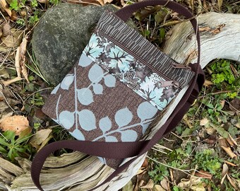 Kleine Umhängetasche Neutrale Farben Upcycled Polster Tapisserie Nachhaltiger Mode-Organizer Minimalist Natur inspiriert
