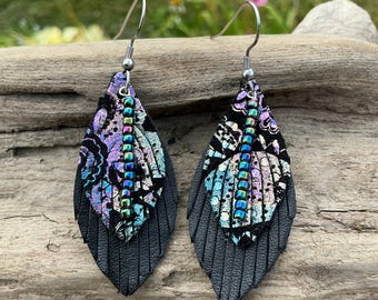 Kleine Feder Ohrring Metallic Leder Boho Mystik Baumeln Dunkel Exotisch Magie Göttin Renaissance