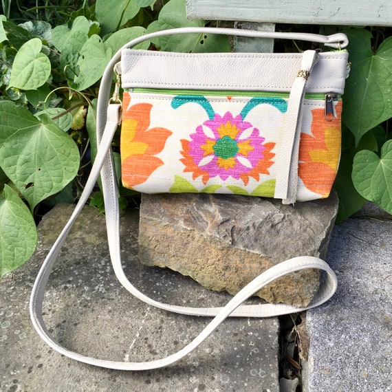 Lightweight travel deals shoulder bag