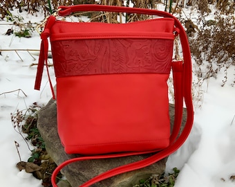 Red Leather Crossbody Bag Medium Size Shoulder Bag Red Italian Leather Bag with Pockets Everyday Bag Travel Bag Designer Bag Organizer Bag