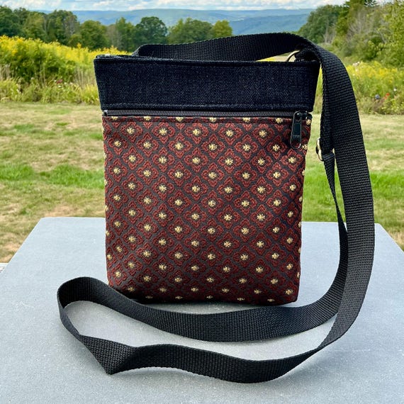 crossbody travel organiser bag ili Organizer Black Elastic straps provide comfortable fit without shoulder strain Black & Brown Tapestry Crossbody