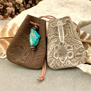 Faux Leather Medicine Bag Vegan Medicine Pouch Amulet Crystal Bag Shaman Spiritual Gift Altar Meditation Necklace Pouch Pagan Nature Lover
