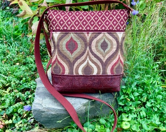 Herbst Gobelin Umhängetasche Recycled Thrifted Polsterstoff Nachhaltige Mode Reiseveranstalter Tasche Mittlere Größe Retro Chic Handmade