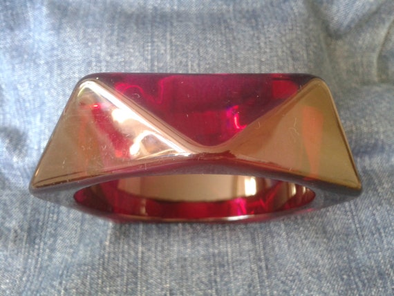 Dark Raspberry Red Geometric Perspex Bangle - image 7